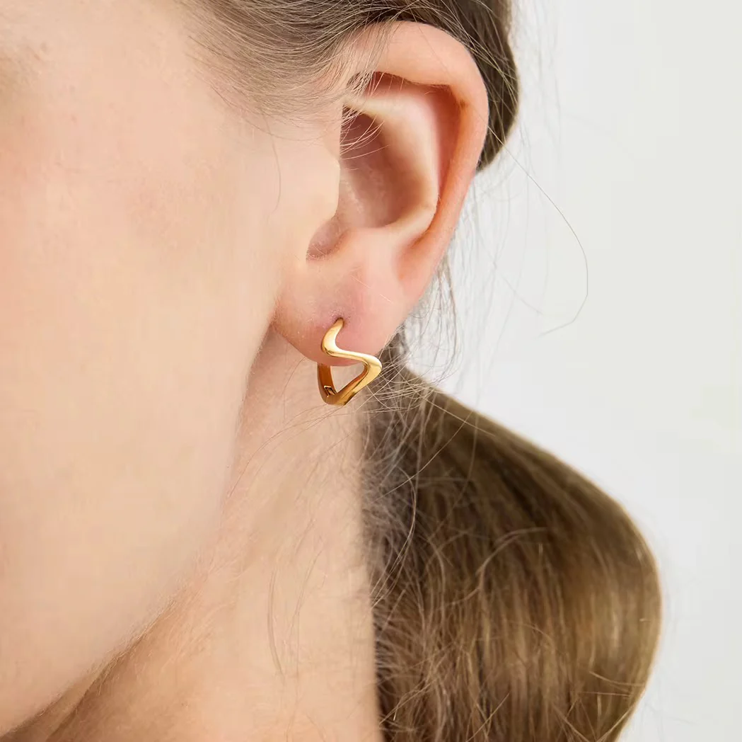 Noa Pearl Studs detail